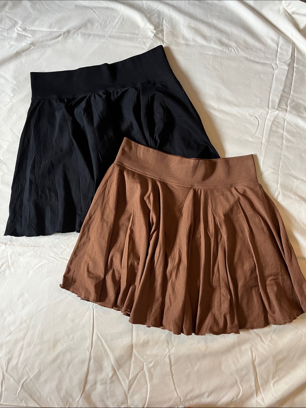 OQQ Women's Black & Brown Flared Skort set